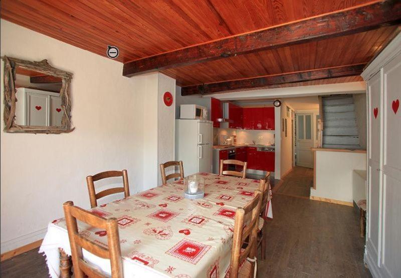 Le Gite Des Faucons Esterno foto