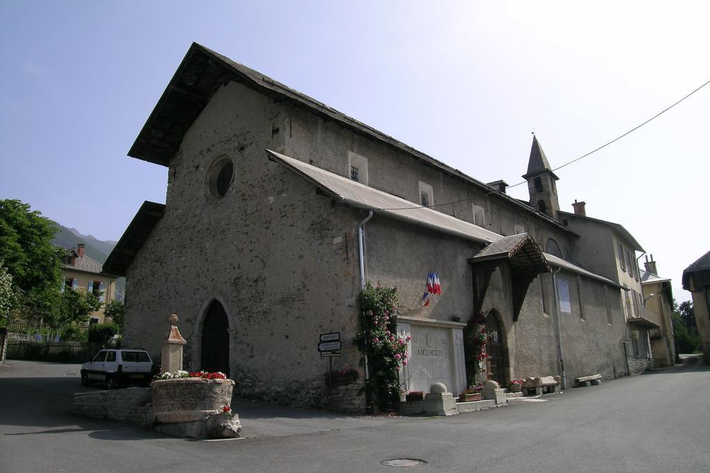 Le Gite Des Faucons Esterno foto